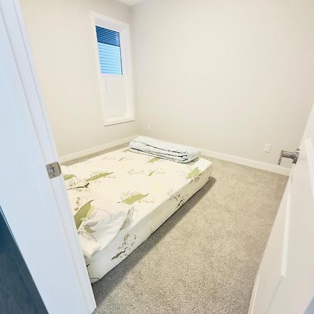Private Room Minutes To Calgary Airport Yyc, Downtown, Banff Exterior photo